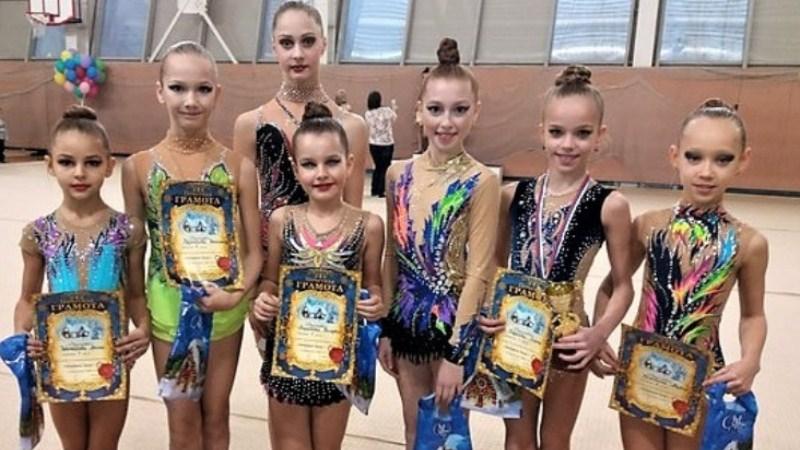 Сшор 64 художественная гимнастика москва. Тайшетские гимнастки. Федотова юлия сергеевна самбо 70 гимнастика. Авангард мытищи фигурное катание. Соревнования зимушка зима по художественной гимнастике.