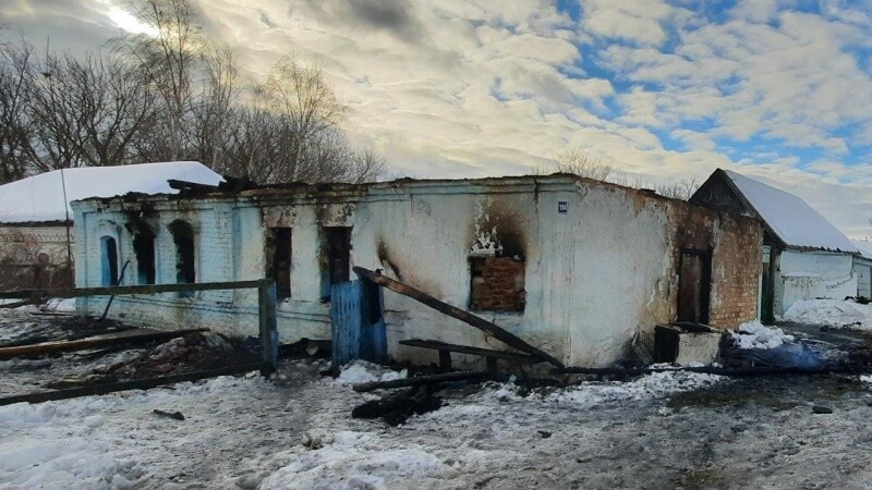 В Петровском районе пенсионерка погибла при пожаре в жилом доме