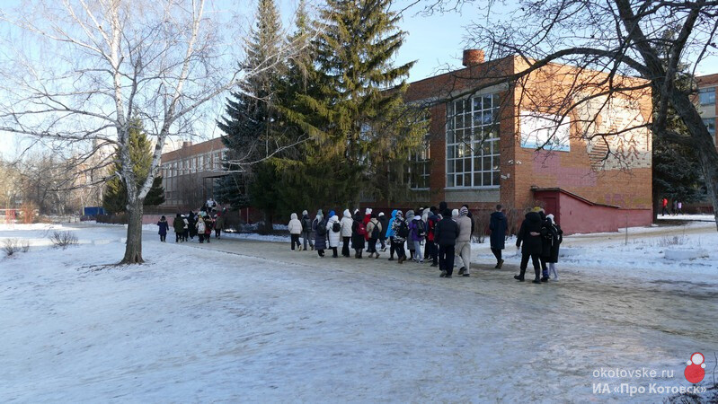 850 человек эвакуировали из школы Котовска во время антитеррористических учений