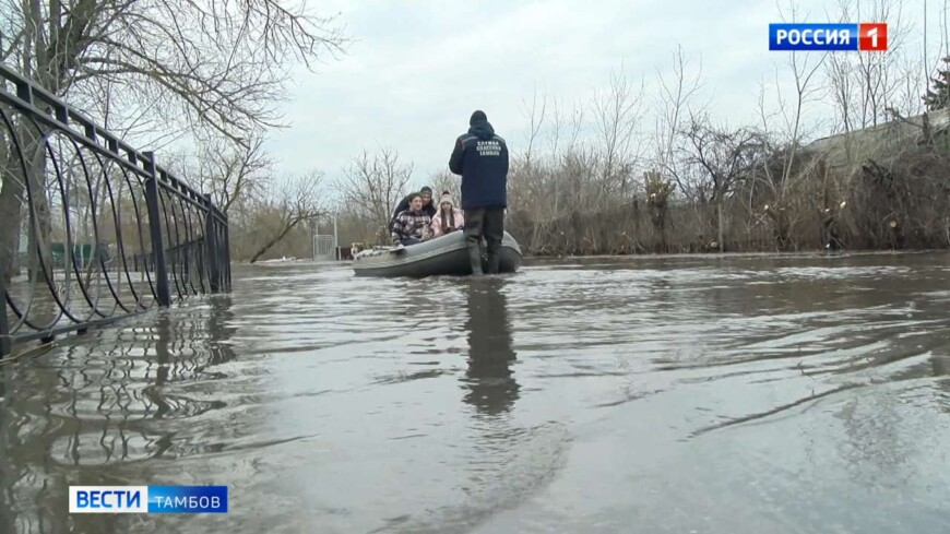 Из-за паводка в Тамбове организовали три пункта дежурства спасателей