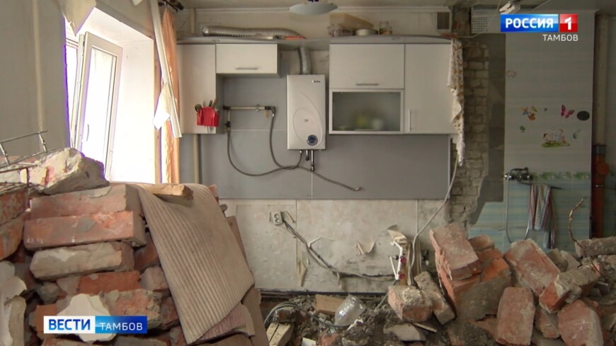 Житель квартиры в тамбовской многоэтажке просит УК восстановить жилье после строительных работ