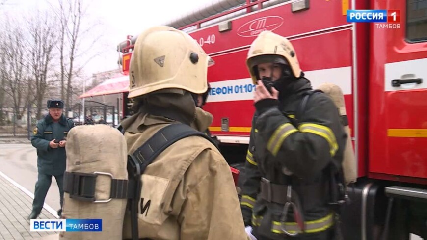 Учения пожарных в перинатальном центре Тамбова