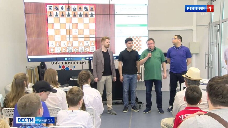 Личный тренер Яна Непомнящего дал мастер-классы для шахматистов в Тамбове и Мичуринске