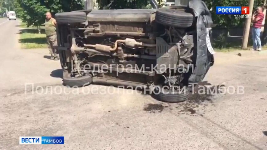 В Тамбове перевернулся автомобиль: пострадал ребёнок