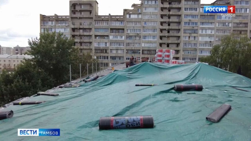 Ливень стеной, последствия на стене: в Мичуринске и Тамбове протекли крыши домов