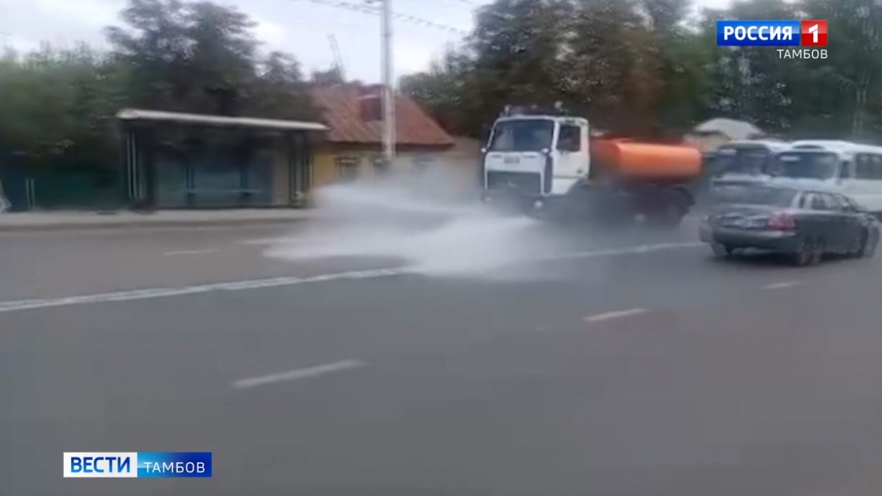 Дороги «поплыли»: из-за жары в Тамбове начали поливать проезжую часть -  ВЕСТИ / Тамбов