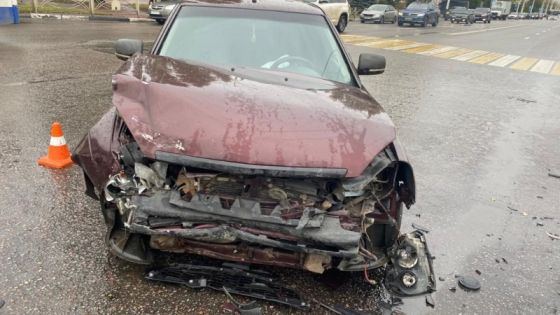 В Тамбове на перекрёстке столкнулись «Лада Приора» и «Лада Гранта ...