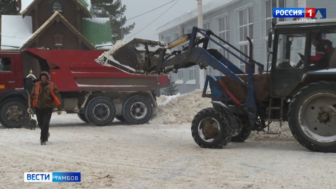 Городские службы помогут управляющим компаниям с уборкой снега | 13.12.2023  | Тамбов - БезФормата