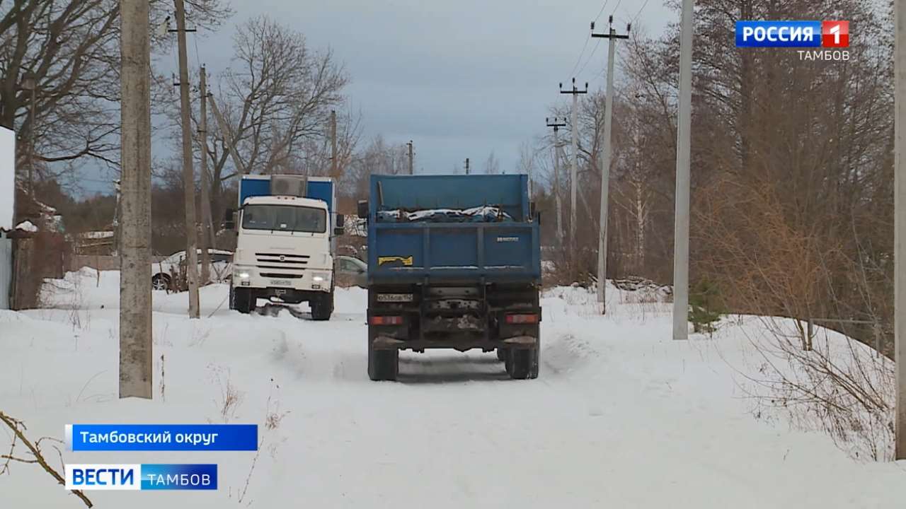 Не тихая проблема Тихого угла. Большегрузы разбивают дорогу на Цнинской  улице - ВЕСТИ / Тамбов