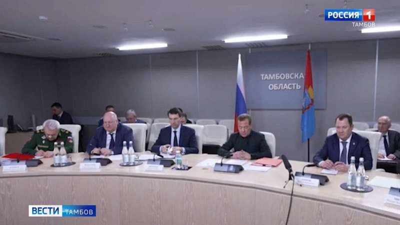 Дмитрий Медведев посетил «Тамбовский пороховой завод»