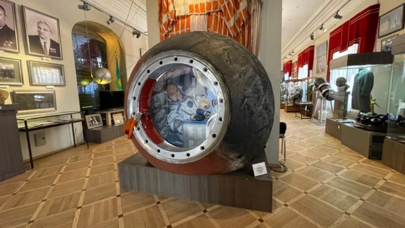 В Музейно-выставочном центре области открылась выставка в честь 90-летия со дня рождения Юрия Гагарина