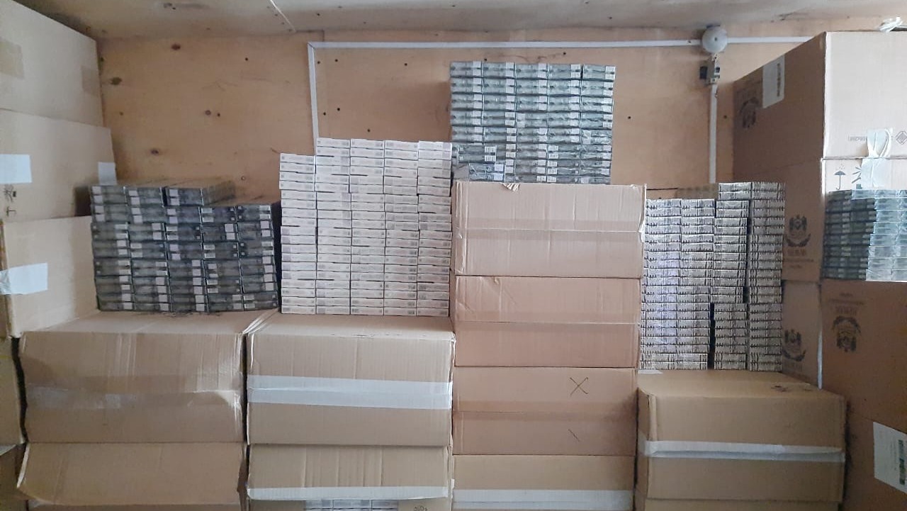 У жителя Моршанска изъяли около 68 тысяч пачек контрафактных сигарет