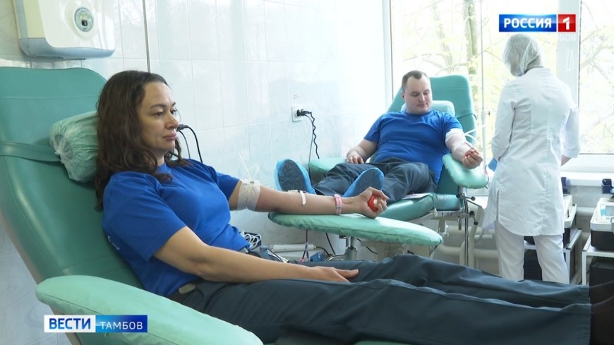 Сотрудники МЧС сдали кровь в преддверии Национального дня донора