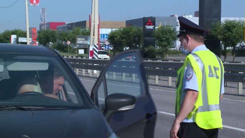 Госавтоинспекторы проверят водителей на соблюдение правила о детских автокреслах