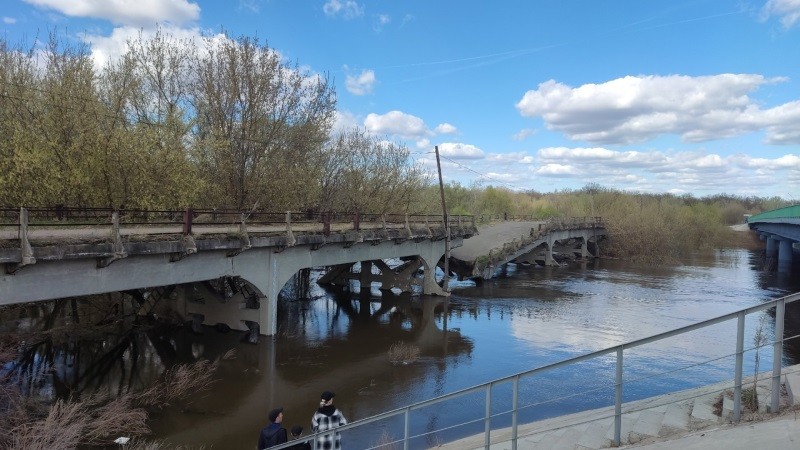 В Уварове рухнул пролёт моста через реку Ворону