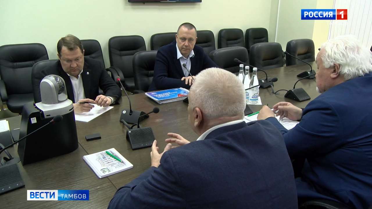 Максим Егоров провёл цикл встреч с руководителями политических партий региона