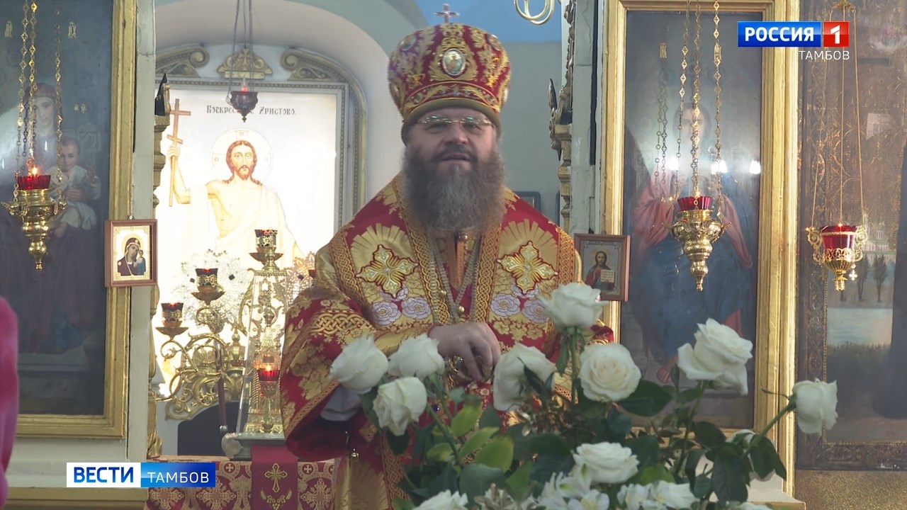 Митрополит Тамбовский и Рассказовский Феодосий провел пасхальную службу в Покровском соборе