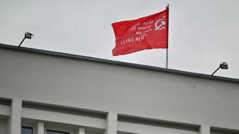 На здании Правительства Тамбовской области водружена копия Знамени Победы