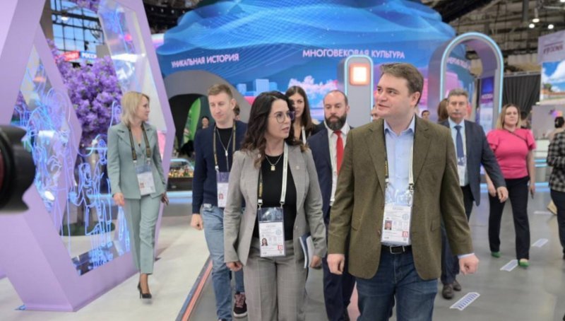 Министерская делегация на выставке «Россия» оценила экспортную тамбовскую продукцию