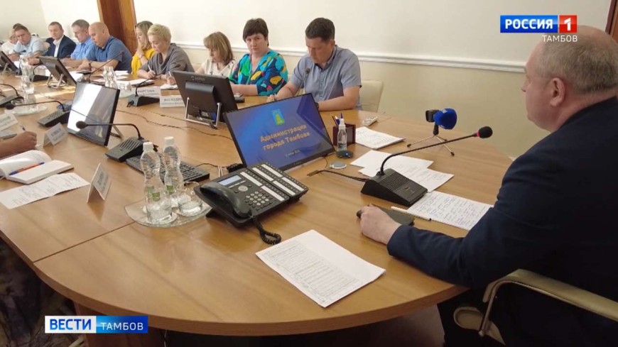 Максим Косенков поручил решить вопрос с качеством подачи водоснабжения на частные домовлачдения в летний период