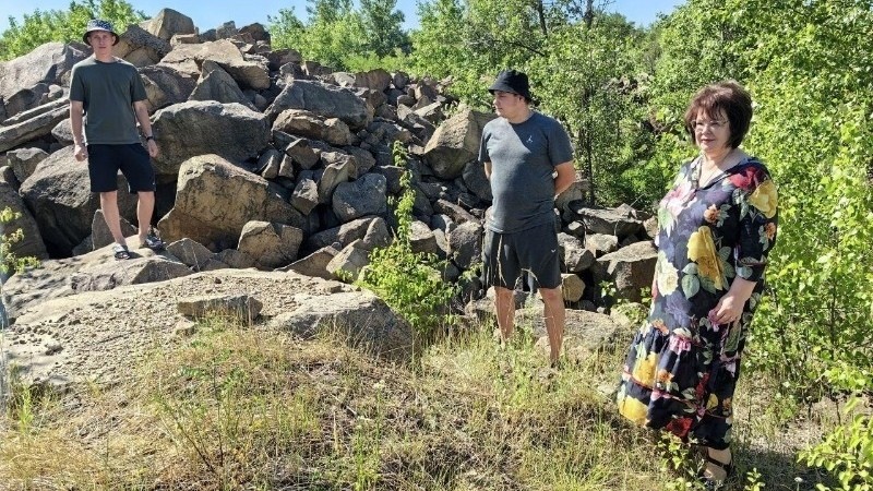 Тамбовские строители восстанавливают мемориальный комплекс в Новоайдаре