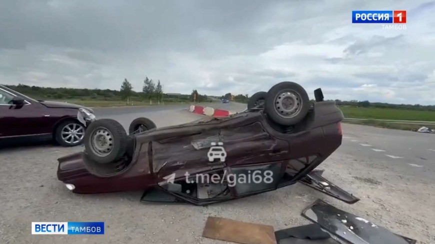 В Первомайском округе на трассе перевернулся автомобиль