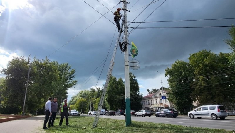 На Липецком шоссе Мичуринска начали обновлять уличное освещение