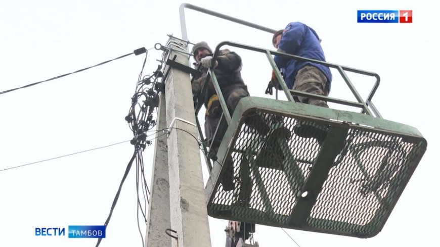 В Бокине на Дорожной улице начали устанавливать уличные светильники