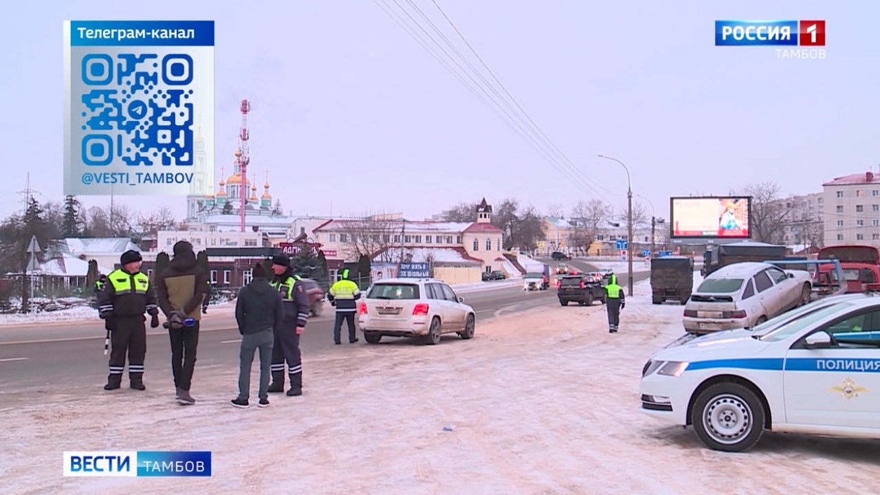 Пьяный водитель протаранил столб в Тамбове