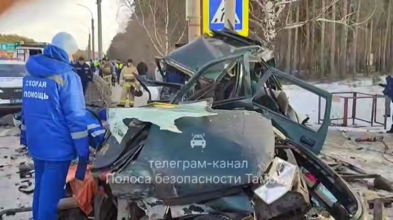 Два человека погибли в страшной аварии на Рассказовском шоссе Тамбова