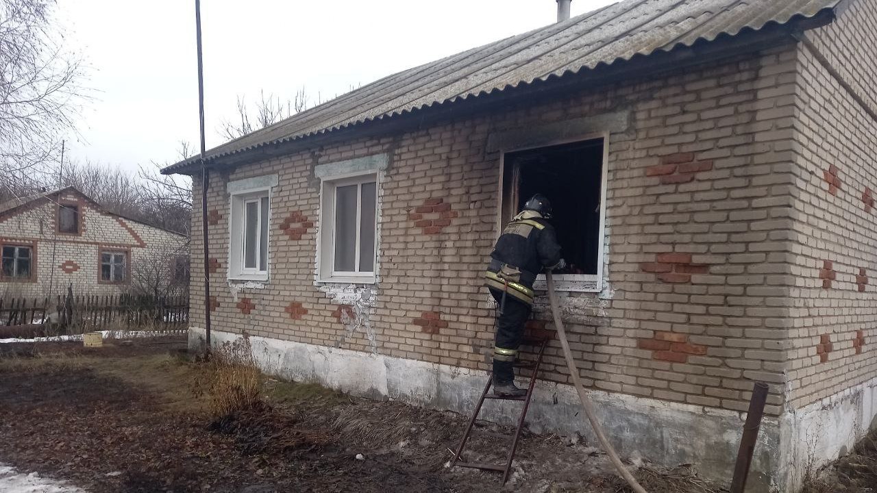 В пожаре в Уваровском округе погибли два человека