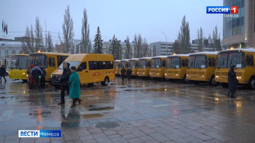 Новости коротко: пешеходный понтонный мост в Липунцах, новые школьные автобусы, анонс оперативного совещания в правительстве региона