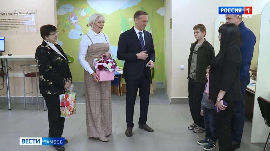 Тамбовчанка получила 300 тысяч рублей за третьего ребенка