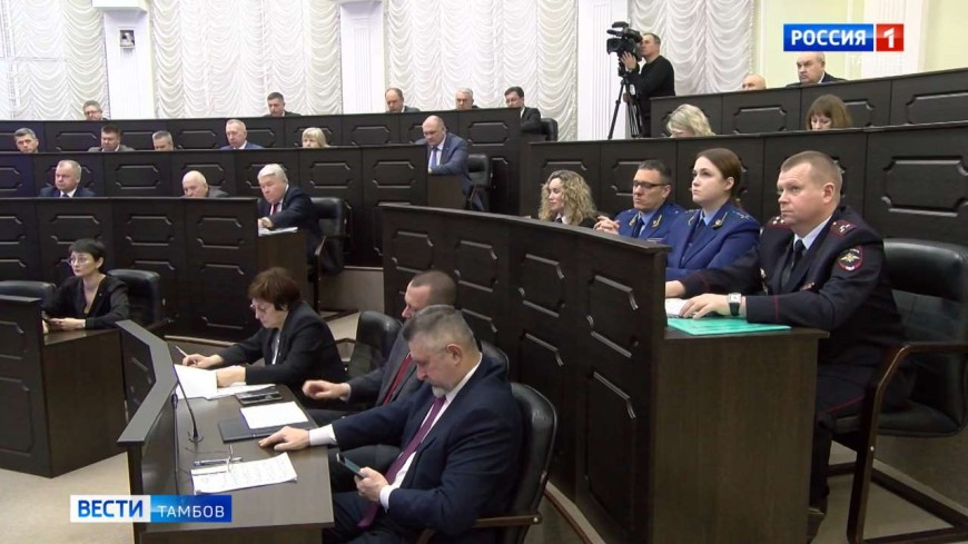 За парковку у мусорных контейнеров будут штрафовать