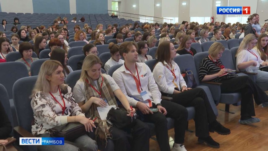 «Разговоры о важном»: Учителя региона проходят курсы повышения квалификации