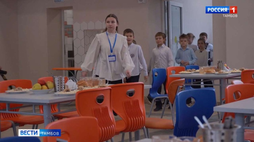 Специальная комиссия проверила работу столовой в 35-й школе