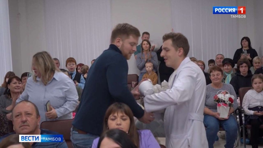 Торжественная выписка новорожденных ко Дню матери