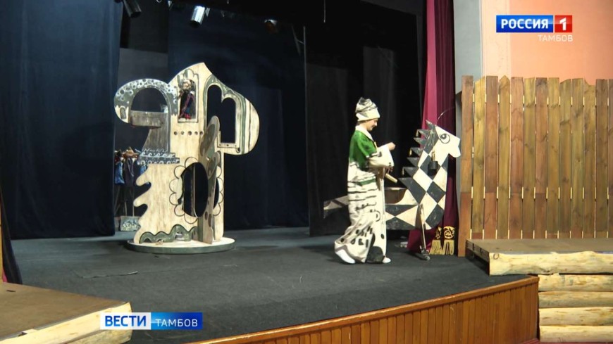 Юным зрителям театра кукол расскажут «Сказку о золотом петушке»