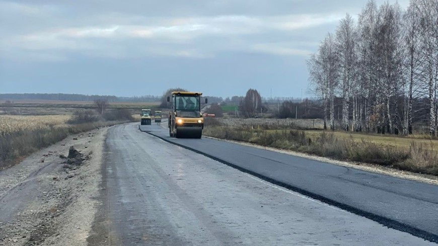 На трассе «Тамбов - Шацк» уложили выравнивающий слой покрытия
