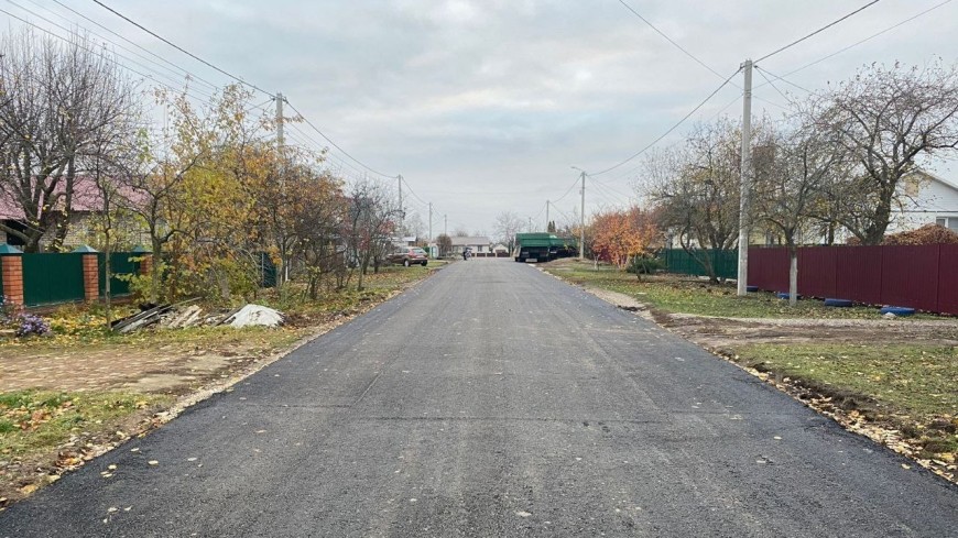 После вмешательства прокуратуры в Сампурском округе обустроили асфальтовое покрытие