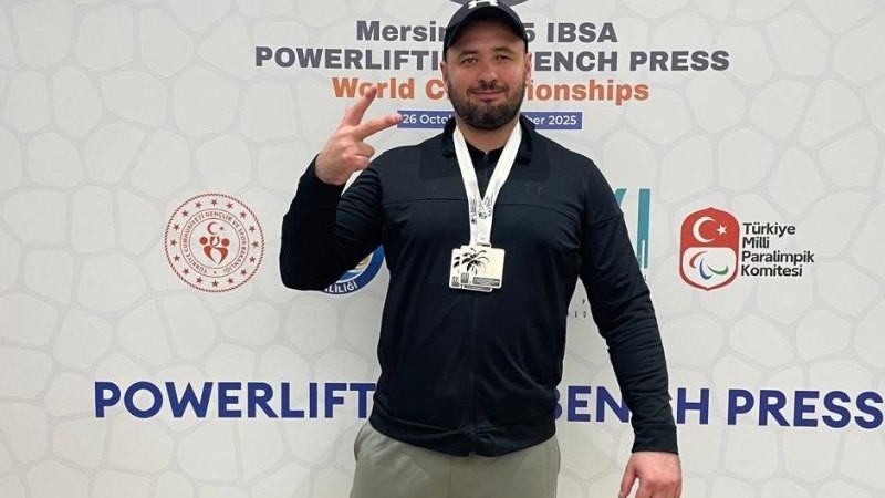 Тамбовчанин стал серебряным призёром чемпионата мира по пауэрлифтингу среди спортсменов с нарушением зрения