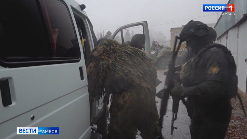 Тамбовским кадетам показали, как работает спецназ