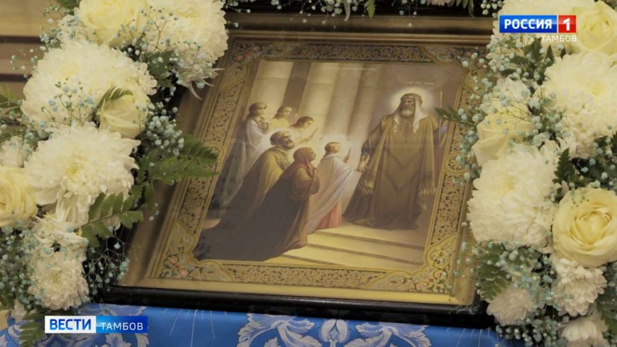 Верующие отмечают Введение во храм Пресвятой Богородицы