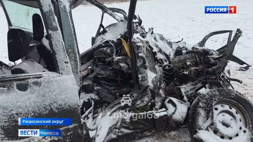 В Тамбовской области «Шевроле Нива» попала под «Урал»: погибли два человека.