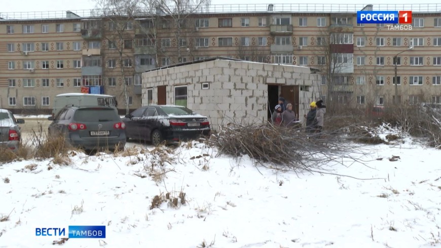 Заброшенное здание на Клубной становится источником опасности для местных жителей