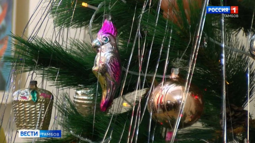 Волшебство советского детства: в Тамбове открыли выставку новогодних игрушек из частной коллекции