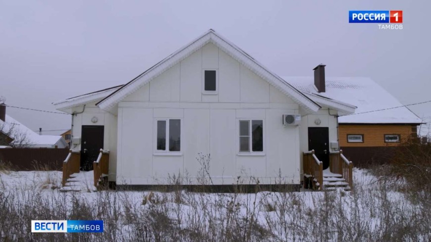 Молодой врач-специалист получил в преддверии Нового года служебное жилье