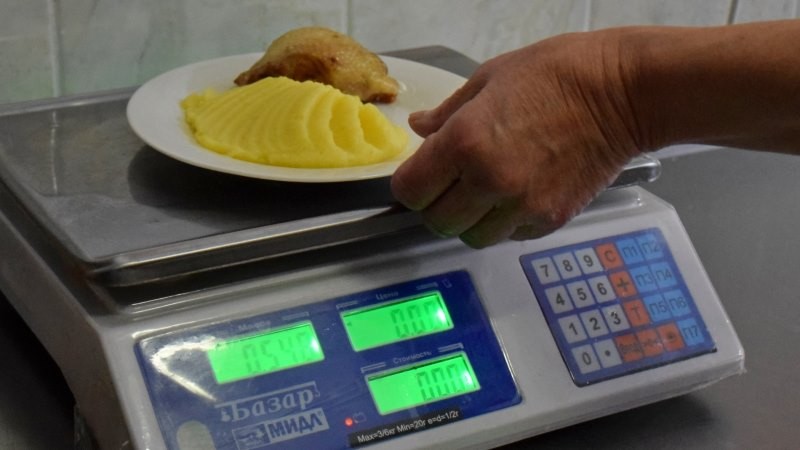 «Самая главная награда — пустые тарелки»: комиссия проверила, чем кормят детей в школе № 30