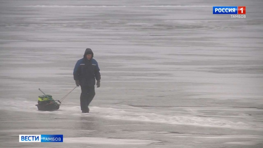 Спасатели предупреждают об опасности выхода на лёд