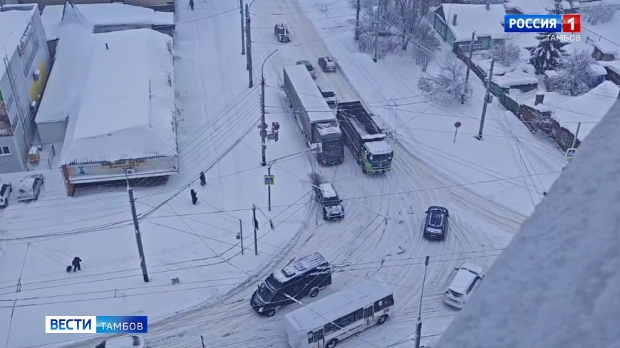 Снегопад привел Тамбов в режим повышенной готовности